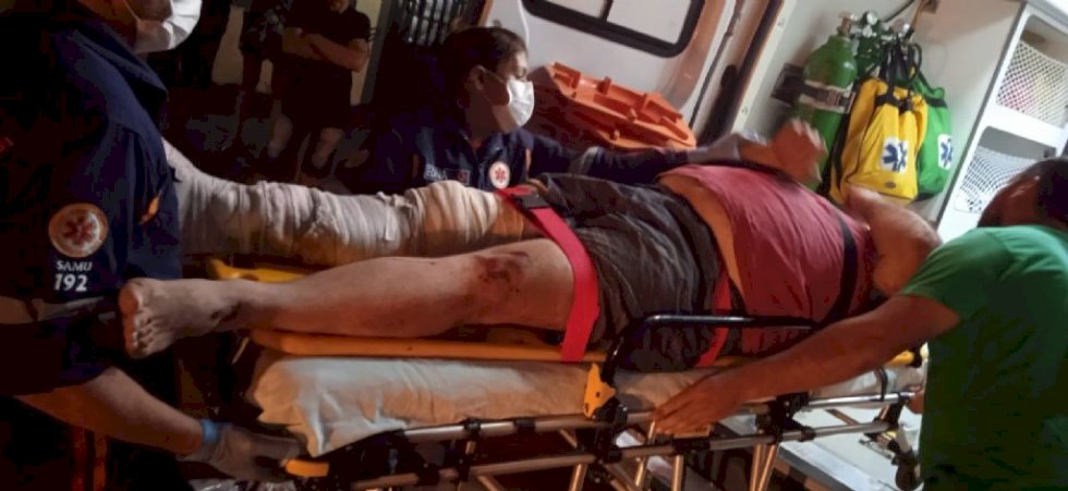 Colisão entre moto e carro deixa uma pessoa gravemente ferida em Nova Andradina.