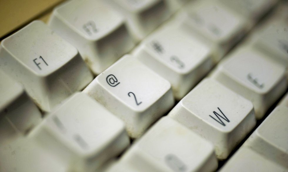 STF debate retirada de conteúdos ofensivos da internet.