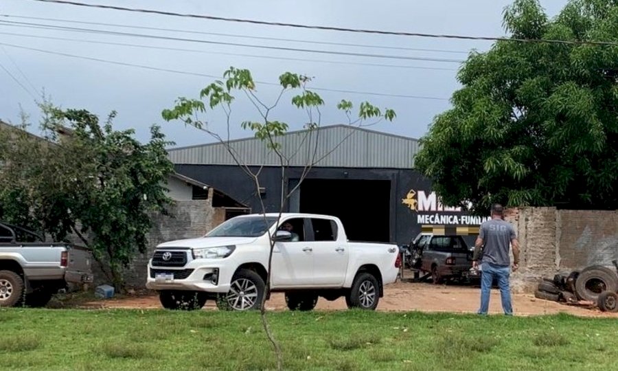 PC de Nova Andradina cumpre mandados em oficinas suspeitas de funcionarem como desmanches.
