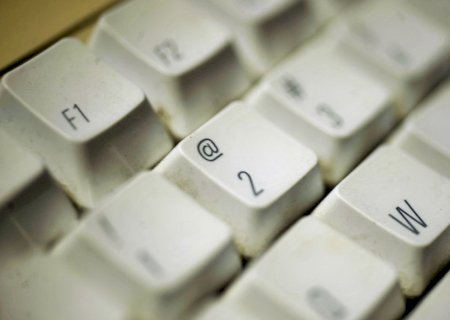 STF debate retirada de conteúdos ofensivos da internet.