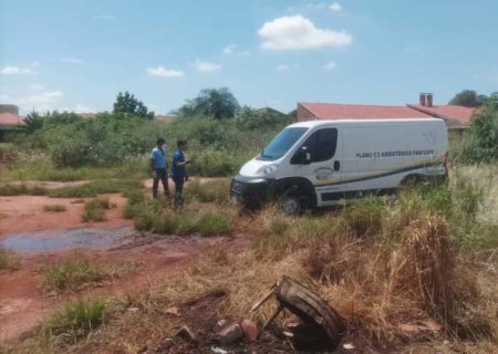 Cadáver é localizado em terreno baldio na região central de Nova Andradina