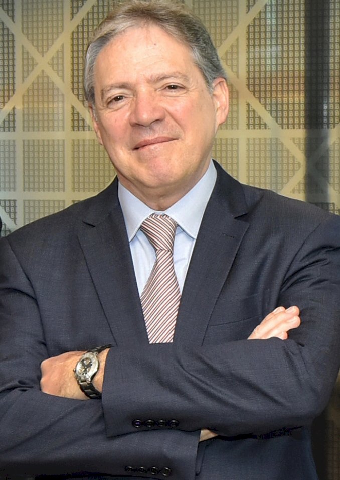 Artigo - O principal item de consumo da família, quase um complemento da casa, é o fogão a gás.