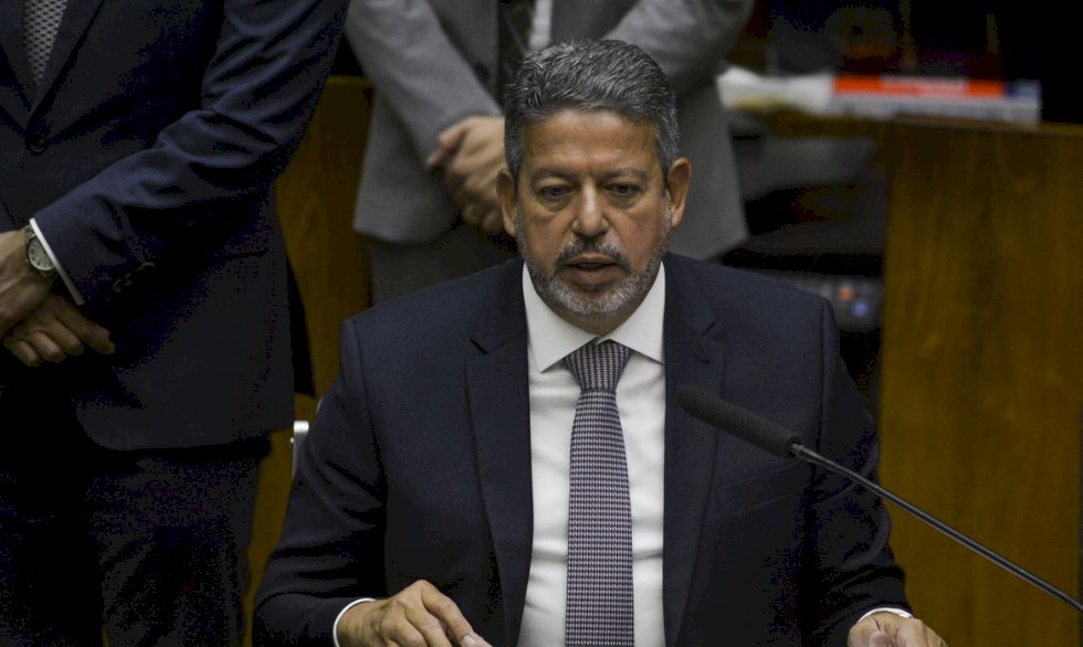 Câmara aprova regime de urgência para votação do PL das fake news