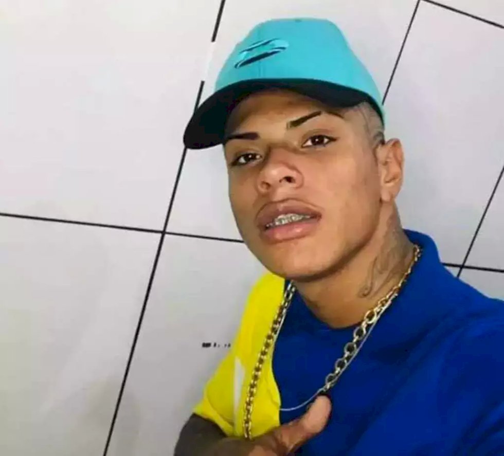 Jovem é morto após atirar contra policiais.