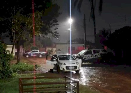Troca de tiros com policiais termina com duas mortes.