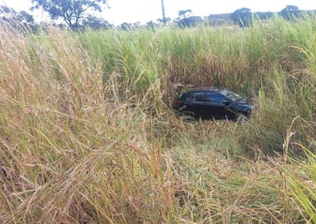 Saída de pista entre Nova Andradina e Nova Casa Verde deixa uma pessoa ferida