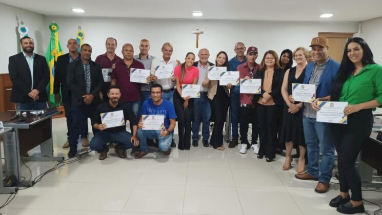 CÂMARA MUNICIPAL REALIZA HOMENAGEM A PROFISSIONAIS DE COMUNICAÇÃO EM COMEMORAÇÃO AO DIA DA IMPRENSA.