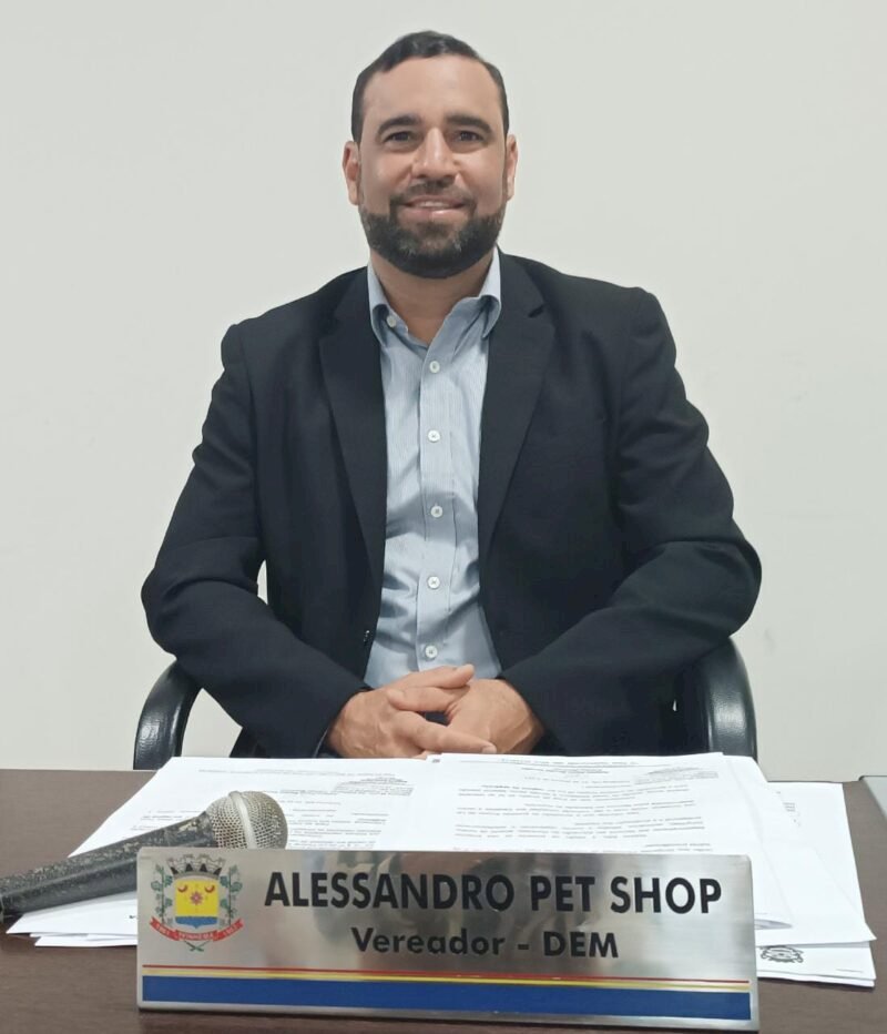 VEREADOR ALESSANDRO REQUER INFORMAÇÕES SOBRE QUANTIDADE DE ÔNIBUS ESCOLARES E SE ESTÁ SENDO SUFICIENTE PARA ATENDER ESTUDANTES