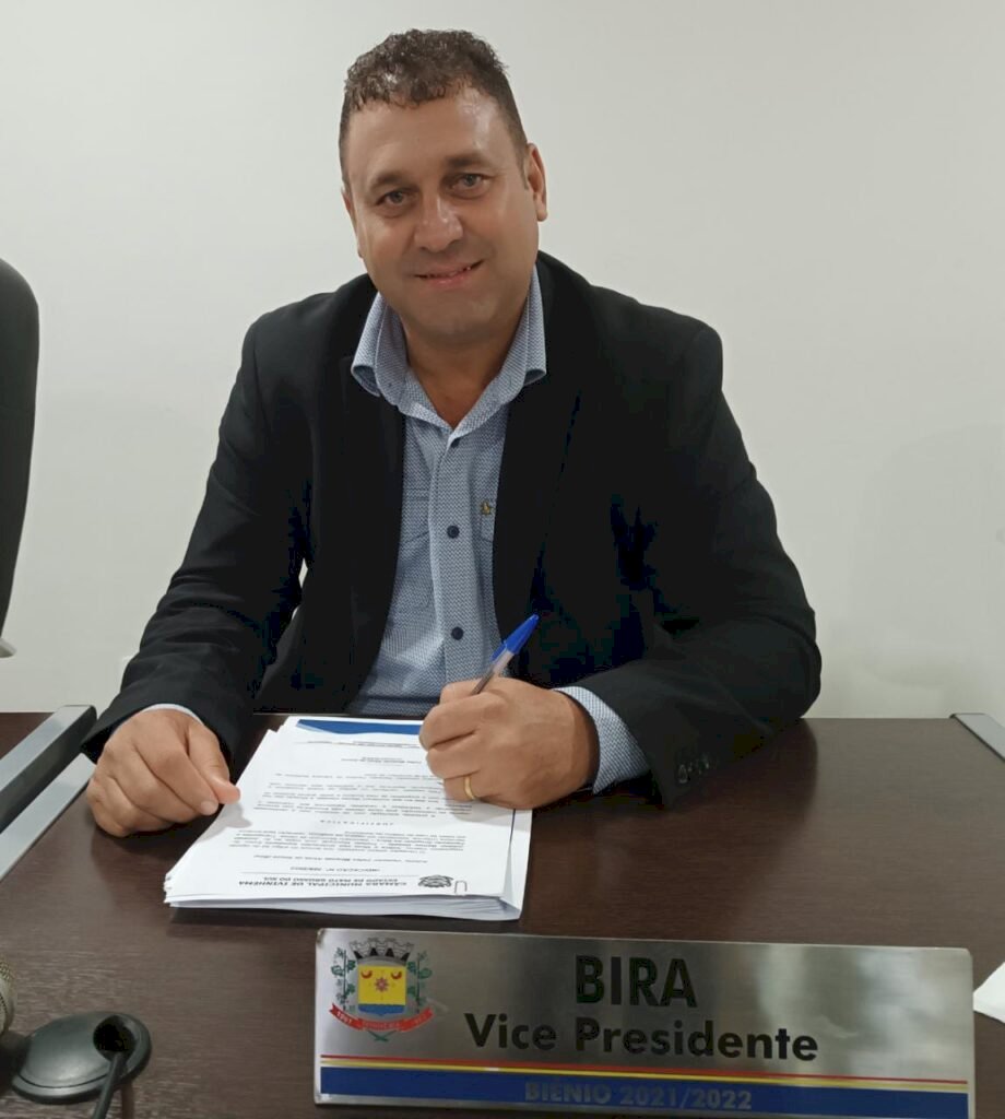 BIRA REQUISITOU PODE DE ÁRVORES, LIMPEZA DAS RUAS E MANUTENÇÃO DE PINTURA NO MEIO NO DISTRITO DE AMANDINA