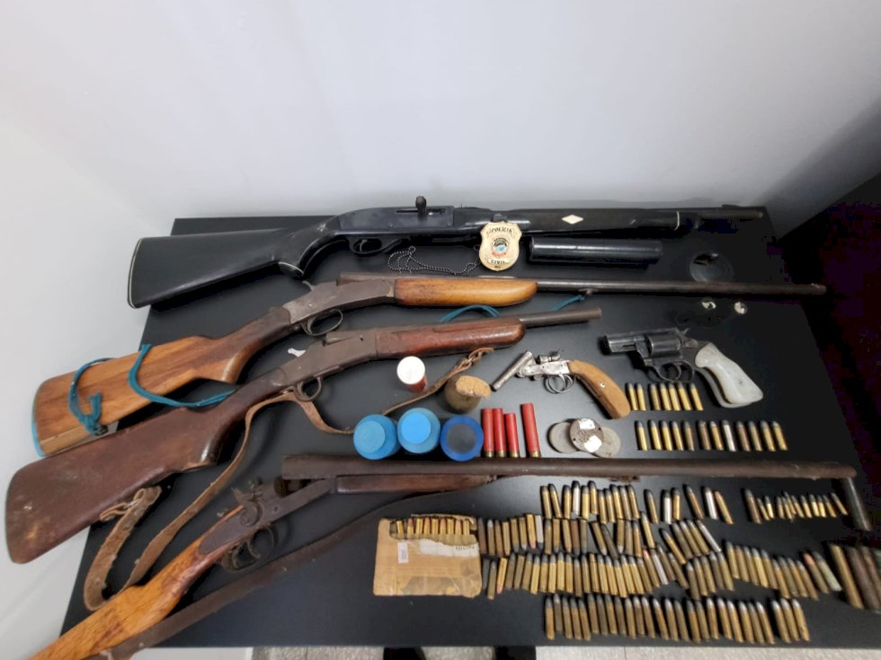 Polícia civil apreende seis armas de fogo em cidade no MS.