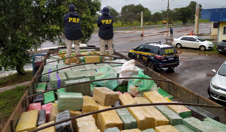 PRF apreende 13,3 toneladas de maconha no MS.