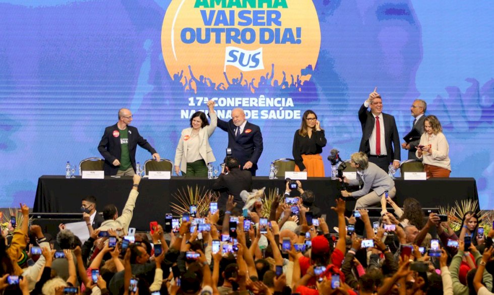 Governo vai pagar piso da enfermagem retroativo a maio.