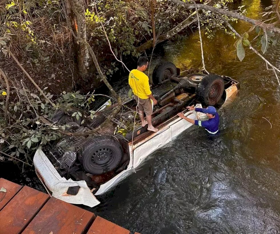 Acidente em ponte de madeira na zona rural deixa dois mortos e dois feridos.