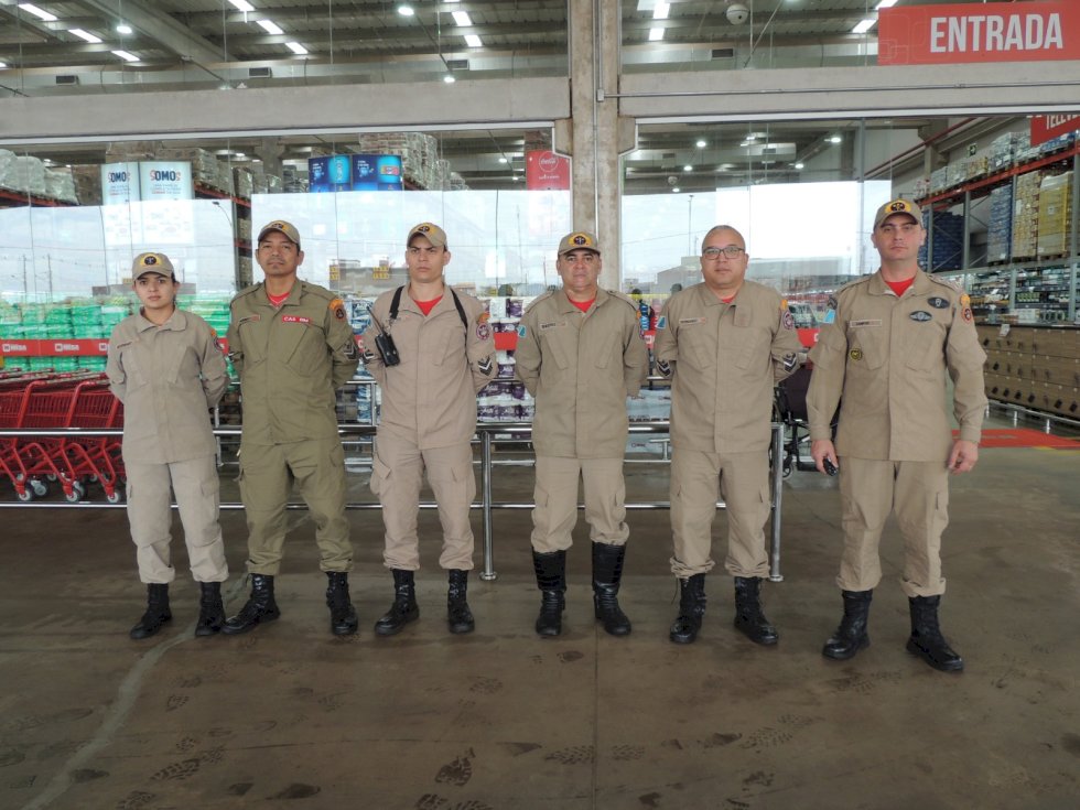 Bombeiros de Ivinhema faz visita técnica a Atacadista e reforça medidas de prevenção a incêndios.