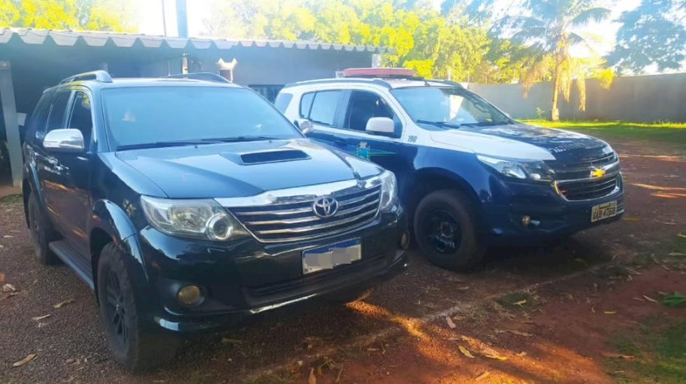 Angélica - 8° Batalhão de Polícia Militar prende dois homens por receptação em Ipezal