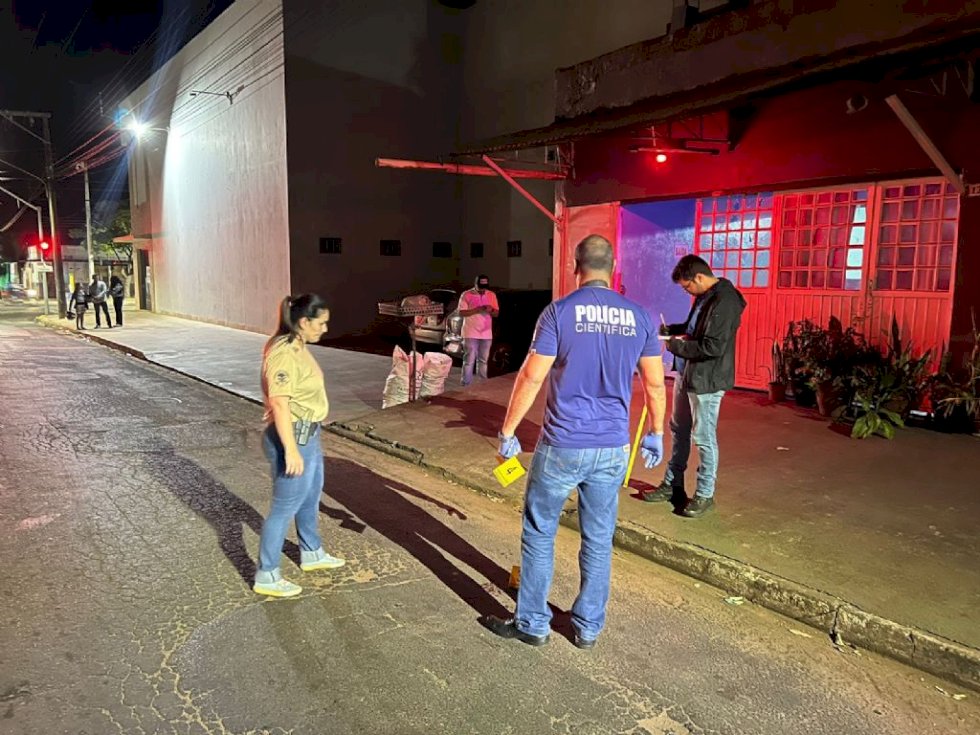 Mulher é esfaqueada por caminhoneiro em Nova Andradina.