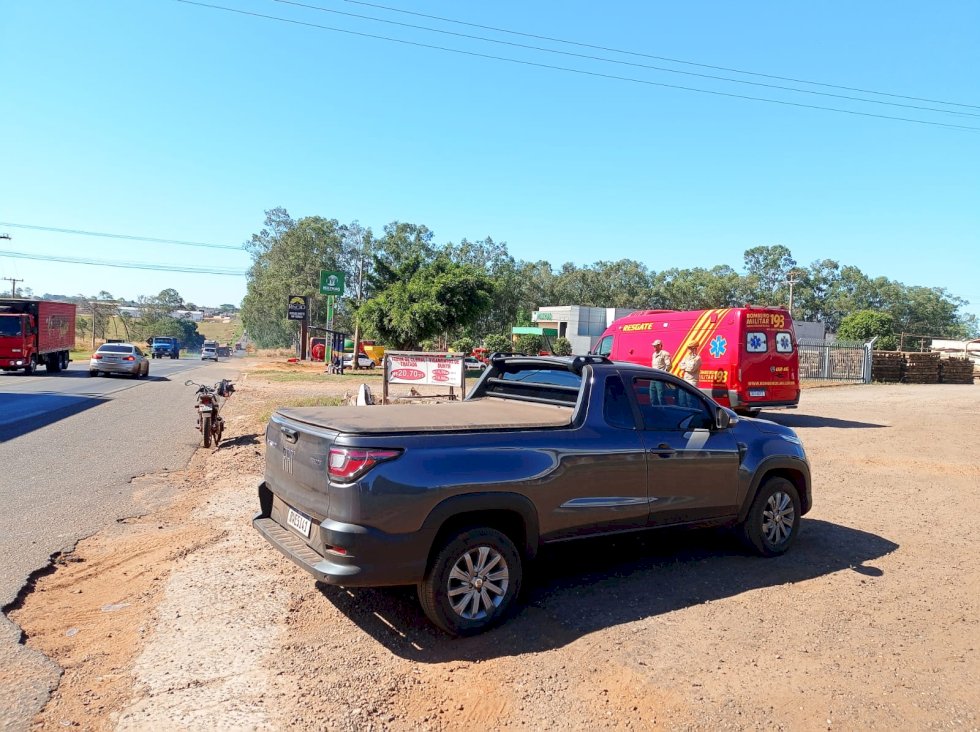Ivinhema - Acidente na BR-376 envolvendo uma moto e um carro deixa uma vitima com vários ferimentos.