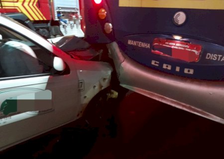 Nova Andradina - Motorista colide na traseira de ônibus.