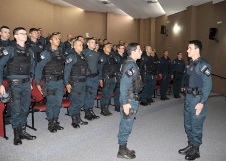 Comandante do 8° BPM realiza formatura geral com o efetivo da unidade.