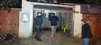 Homem é morto com pauladas e 17 facadas em Itaporã.