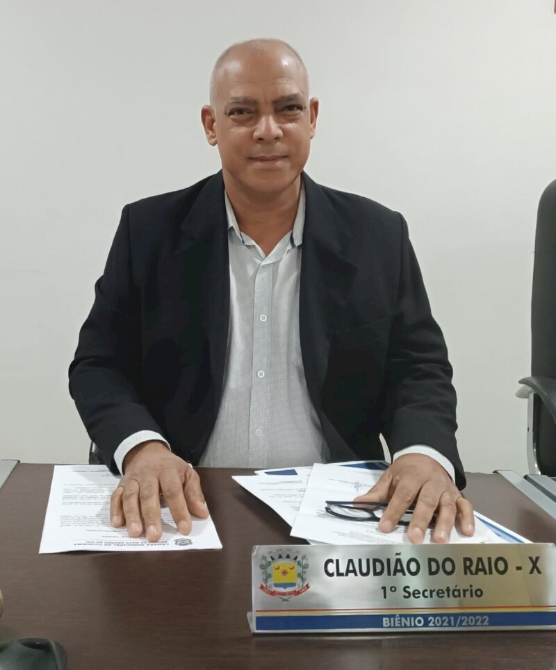 CLAUDIÃO DO RAIO-X DESEJA A CONSTRUÇÃO DE 30 MORADIAS EM AMANDINA, PARQUINHO PARA ASSENTAMENTO E TRITURADOR DE GALHOS PARA O MUNICÍPIO