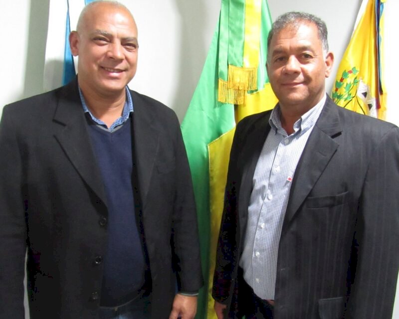 CLAUDIÃO E ZÉ PICARETA REIVINDICARAM AUXÍLIO PARA APOSENTADOS CONSTRUÍREM CALÇADAS, ALÉM DA IMPLANTAÇÃO DO PISO NACIONAL DA ENFERMAGEM