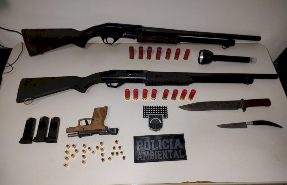 PMA prende caçadores com espingardas Calibre 12, pistola 9mm e munições