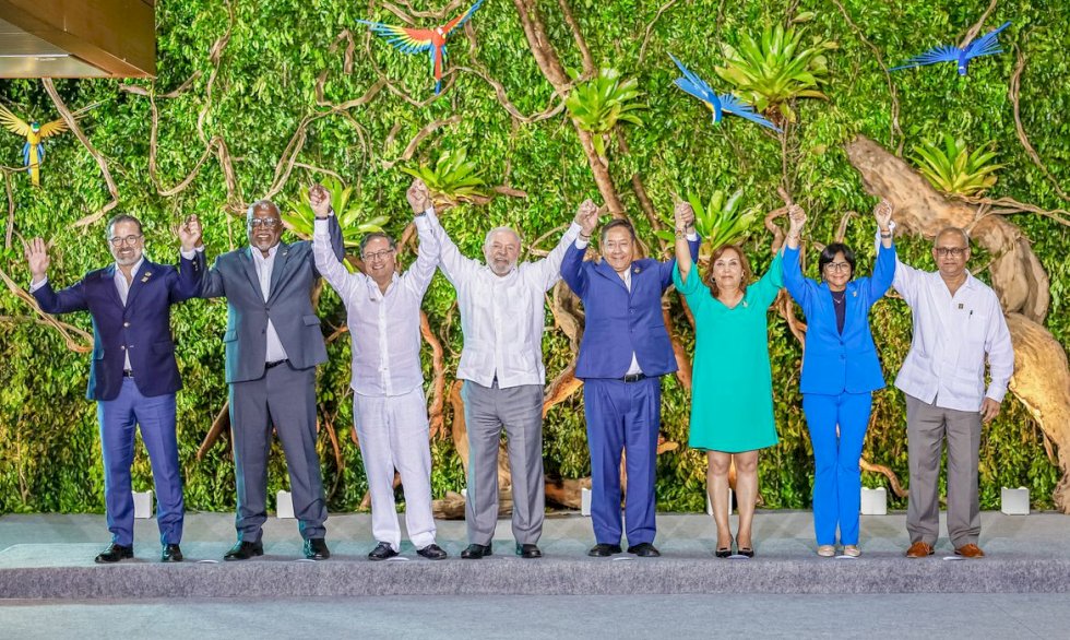 Presidentes de oito países amazônicos assinam Declaração de Belém.