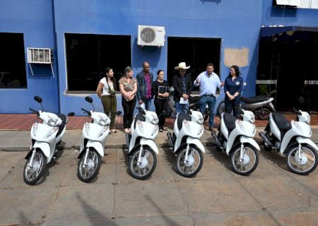 Prefeitura de Ivinhema recebeu 6 motos zero KM