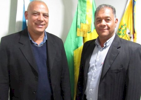 CLAUDIÃO E ZÉ PICARETA REIVINDICARAM AUXÍLIO PARA APOSENTADOS CONSTRUÍREM CALÇADAS, ALÉM DA IMPLANTAÇÃO DO PISO NACIONAL DA ENFERMAGEM