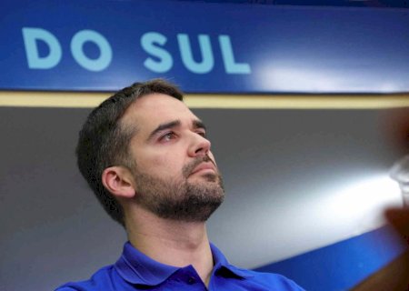 Eduardo Leite determina intervenção em 37 diretórios do PSDB em MS.