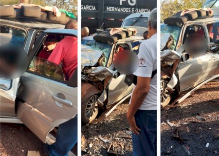 Motorista de carro que colidiu com ônibus na BR-262 morre na capital.