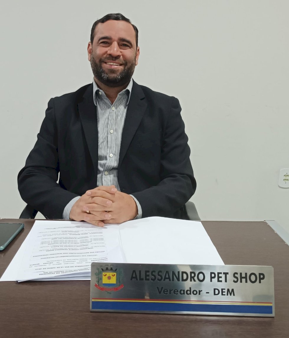 VEREADOR ALESSANDRO COBROU INFORMAÇÕES SOBRE AUMENTO DE GASTOS EM OBRA DE AVENIDAS E ATENDIMENTO PSICOLÓGICO PARA ALUNOS EM AMANDINA