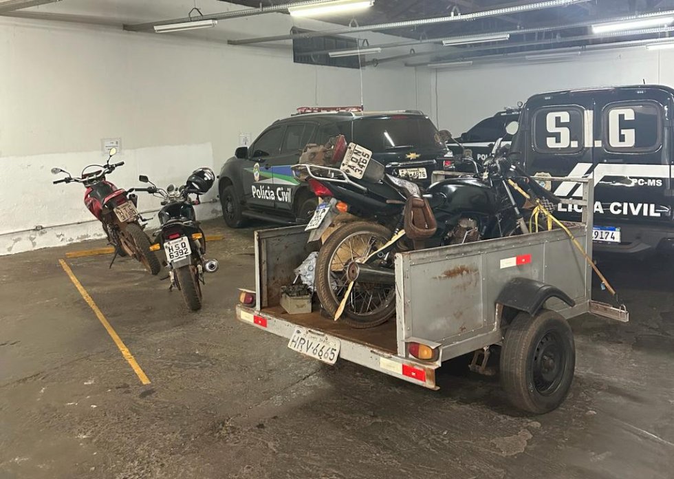 Ivinhema - Polícia Civil identifica autores de nove furtos, dentre eles motos, motor de barco.