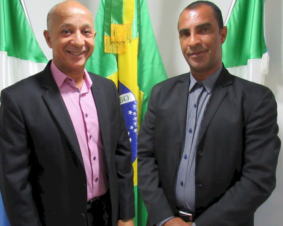 VEREADORES GERSON E JAIR SUGEREM LIMPEZA DE TERRENO DOADO À EMPRESA PARA CONSTRUÇÃO DE CENTRO EDUCACIONAL
