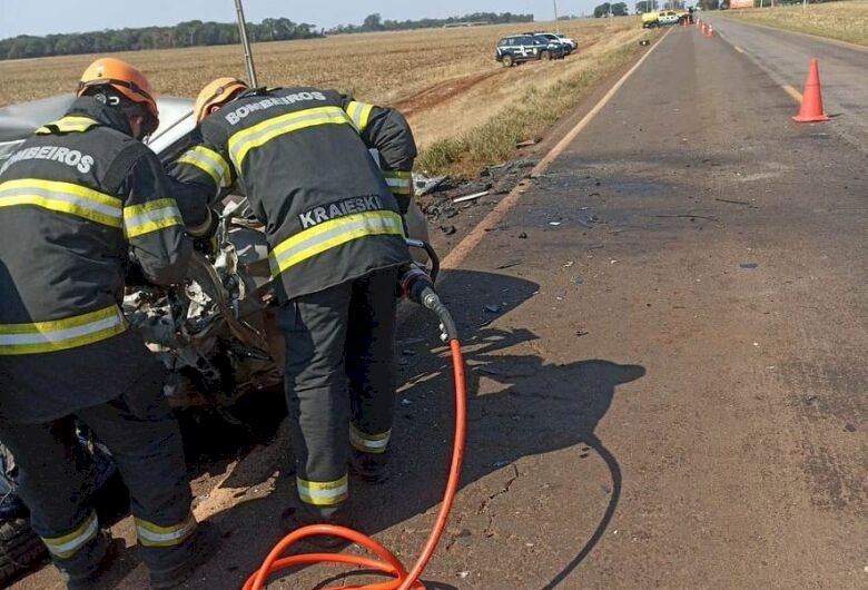 Acidente entre carro e caminhão na MS 386 termina com vendedor morto