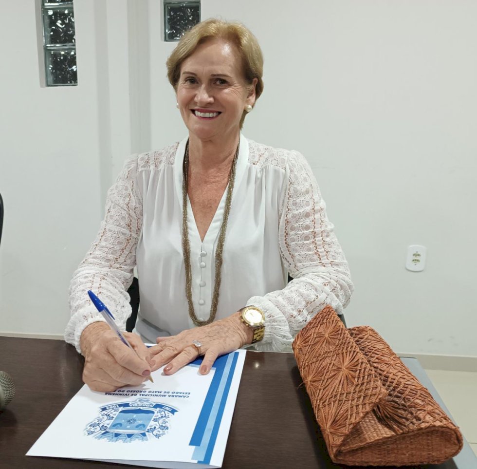 PROF. DENIR PEDIU UMA ACADEMIA AO AR LIVRE NO BAIRRO PIRAVEVÊ E A INSTALAÇÃO DE QUEBRA-MOLAS EM RUA DO BAIRRO VITÓRIA