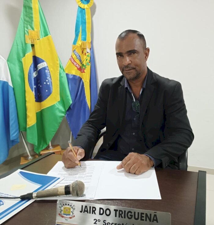 VEREADOR JAIR PEDIU AR CONDICIONADO PARA ESCOLA DE EDUCAÇÃO INFANTIL DO BAIRRO TRIGUENÃ E ALTERAÇÃO DA REDE ELÉTRICA EM ESCOLA