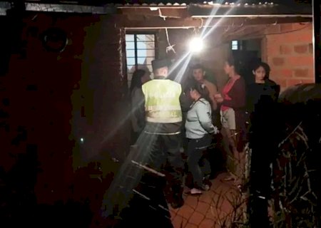 Homem mata a mulher e a filha de 16 anos a facadas na linha internacional.
