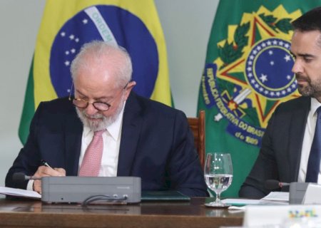 Eduardo Leite pede a Lula mais ajuda para efeitos da chuva no RS