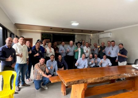 Município de Ivinhema oficializa doação de prédio para cooperativa