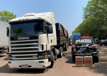 Ação conjunta entre a Polícia Civil do MS, PRF do Paraná e PM do PR resulta na apreensão de 800 caixas de cigarro