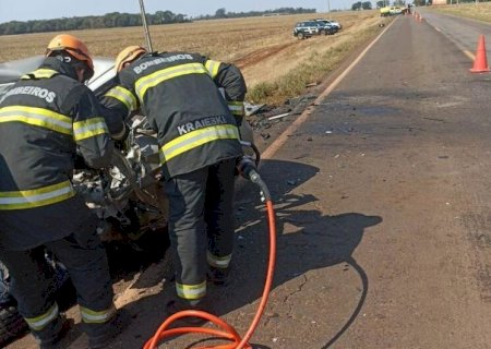 Acidente entre carro e caminhão na MS 386 termina com vendedor morto