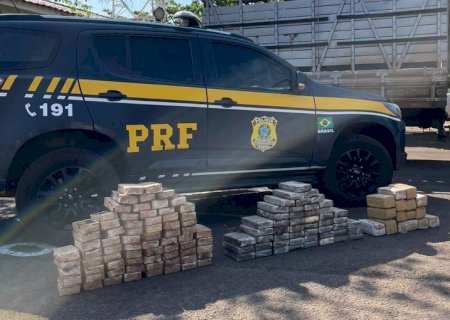 PRF apreende 128 Kg de cocaína e 16 Kg de skunk.