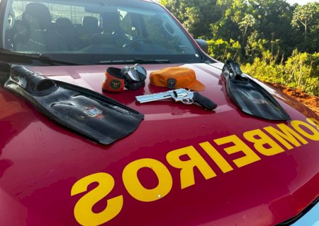 Nova Andradina -Arma usada por mulher para matar amante é encontrada em lagoa pela equipe de mergulhadores.