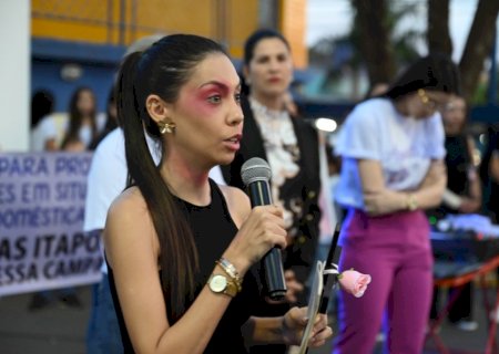 Agosto Lilás em Ivinhema foi encerrado com ato na Praça Central.