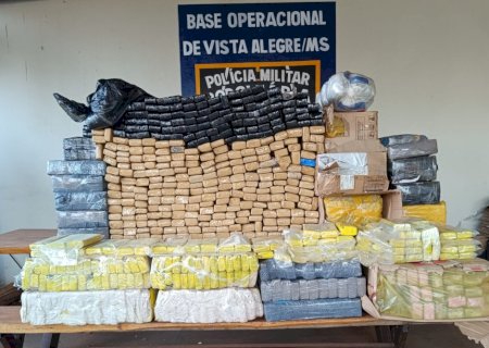 Polícia Militar Rodoviária apreende carga de entorpecentes em veículo.