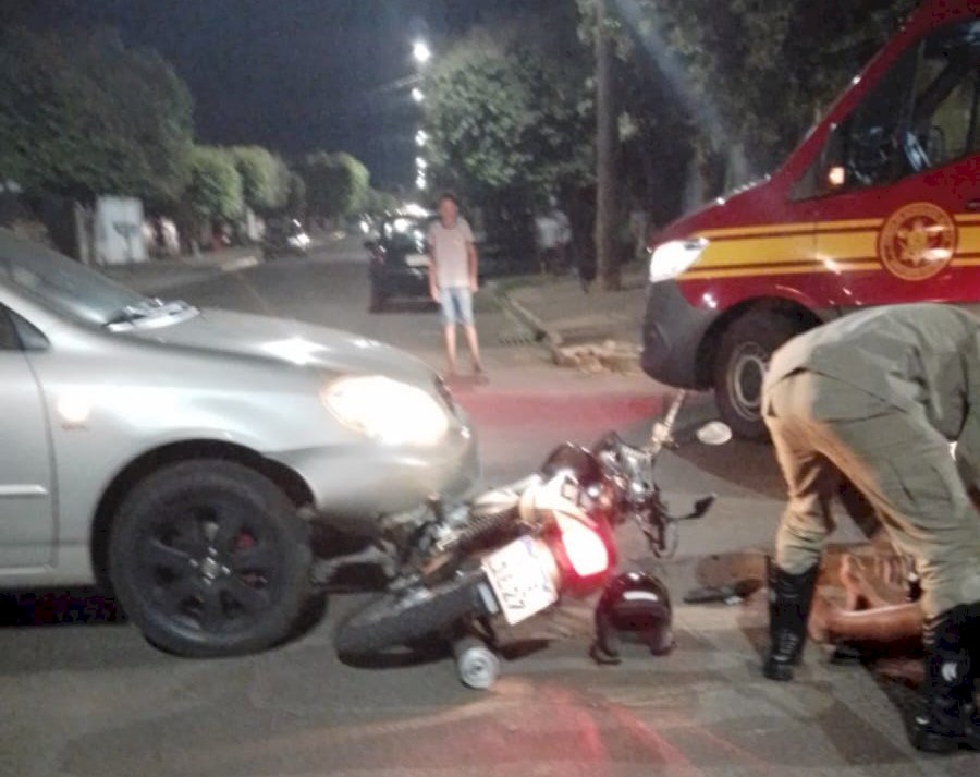 NOVA ANDRADINA: Colisão entre moto e carro de passeio deixa duas vítimas na Vila Operária