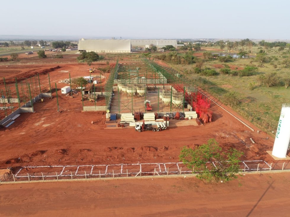 Cooperativa lança obra da indústria de amendoim e soja que deve operar no próximo ano em MS.