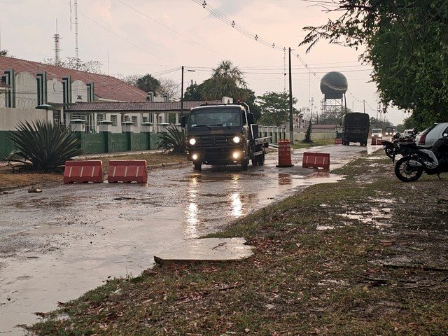 Militar do Exército morre durante salto de paraquedas em treinamento em MS.